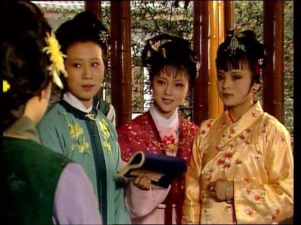 薛寶釵究竟做了什麼？讓探春、鳳姐、賈母三人合力將她攆出大觀園