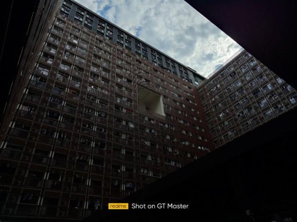 手感黨們,各種不同材質的後殼你們更愛哪個? 手感黨們,各種不同材質的後殼你們更愛哪個?