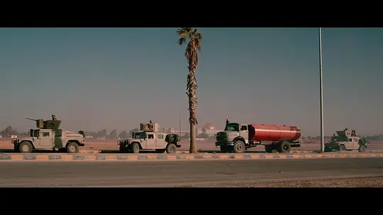 2003年,美軍攻入薩達姆總統府的真實場景,行為太無恥了!戰爭片 2003年,美軍攻入薩達姆總統府的真實場景,行為太無恥了!戰爭片