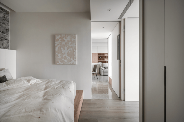 62㎡原木風兩室變三室，還有超多收納空間，三口人住得敞亮又自由