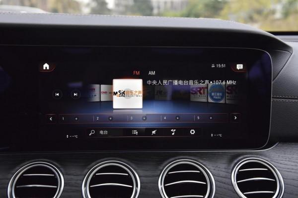 賓士E級PHEV，軸距3079mm，搭載2.0T+9AT，內飾討喜，造型帥氣