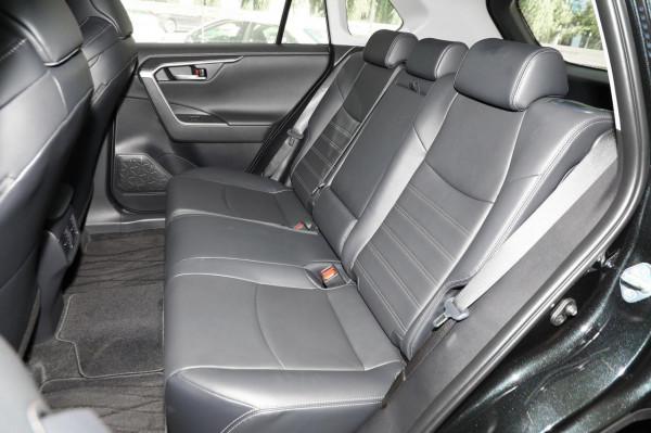 威蘭達：豐田又一精品車！顏值高用料足，關鍵提速穩，適合年輕人