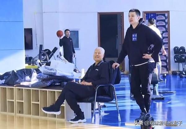 坐擁四大優勢,仍無法為宏遠爭到主場權,難怪杜鋒只敢奢望季後賽 坐擁四大優勢,仍無法為宏遠爭到主場權,難怪杜鋒只敢奢望季後賽