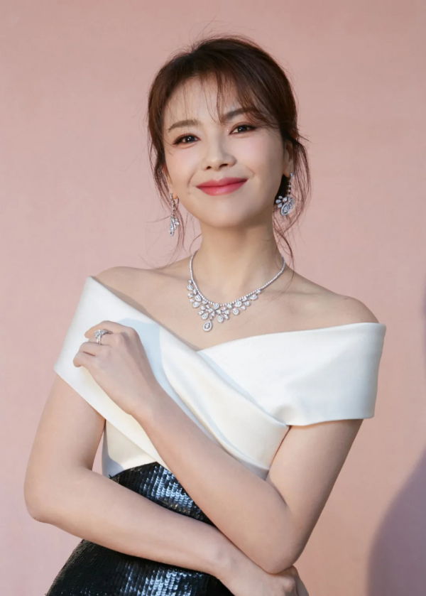 人中長、面中長，如何化妝不顯老？