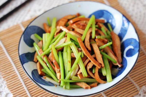 晚餐要多吃這道素菜，低油低脂，少油少鹽，多吃健康又減脂