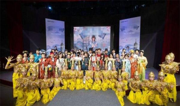 當年，被富商苦追8年的千手觀音聾啞人領舞，如今過得怎麼樣