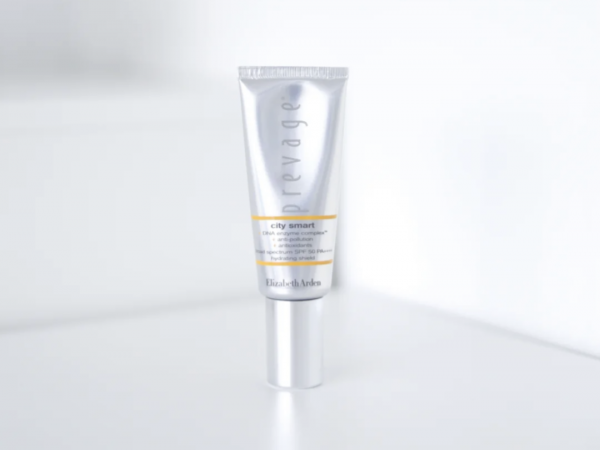 防曬大測評 | 這9款防曬霜，真的曬不黑