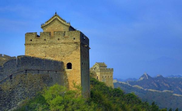 飛越黃河的柯受良地位有多高？張學友出錢治喪，劉德華為其女送嫁