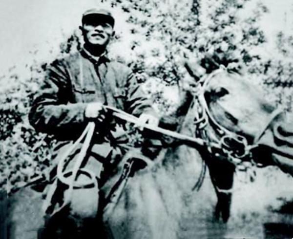 兒子剛出生,妻子就得知丈夫犧牲而哭暈,多年後將兒子培養成上將 兒子剛出生,妻子就得知丈夫犧牲而哭暈,多年後將兒子培養成上將