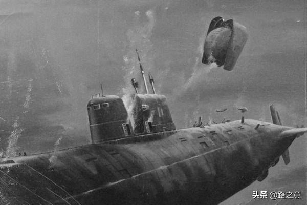 護衛艦撞沉潛艇的悲劇：中國418號潛艇在舟山海域遇難，僅活一人