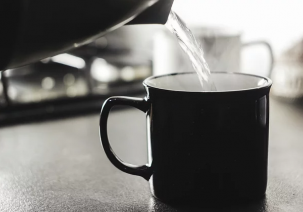 為什麼倡導晨起和睡前要喝水?對健康有啥益處? 為什麼倡導晨起和睡前要喝水?對健康有啥益處?