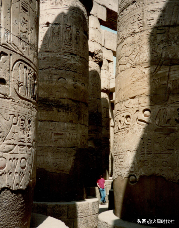 巧合、相關或因果關係？神秘地理學