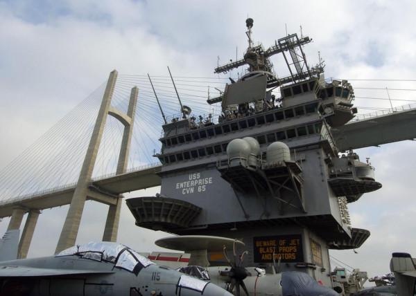 歷史上的今天 1961年11月25日 企業號正式服役