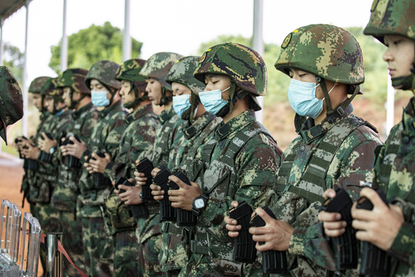秋冬時節，火箭軍官兵打響“年終大考”第一槍