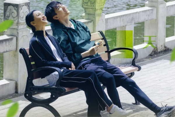 周迅演二十歲男孩的媽媽了，但還是好美哦 |《小敏家》造型解析