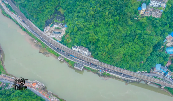 隨行 | 中國“最窄”的縣城——鹽津縣