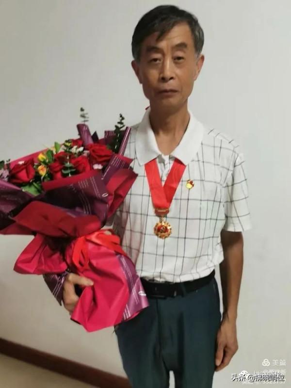 70位光榮在黨50年的老首長、老戰友,你認識幾位? 70位光榮在黨50年的老首長、老戰友,你認識幾位?