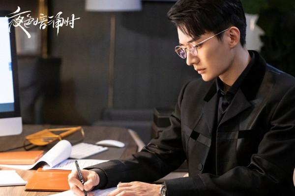 10位男主“眼鏡殺”，羅雲熙化身斯文敗類，楊洋戴眼鏡也超帥