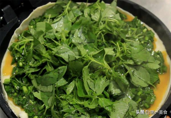 薄薄一層皮，滿滿的都是餡，這樣做的菜盒子，一口咬下去超滿足