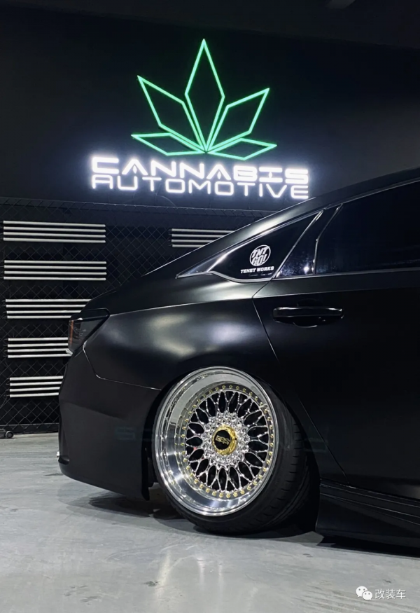 姿態風本田十代雅閣，自己踏進&quot;改裝坑&quot;還要拉兒子下水？