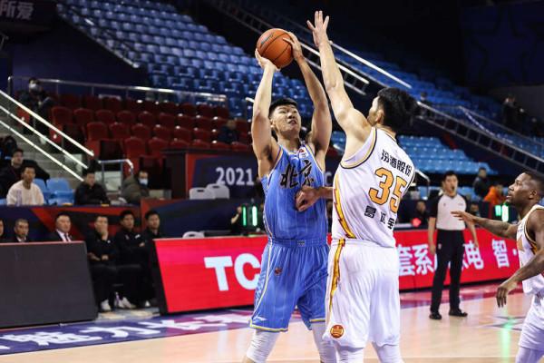 漫評CBA：惜敗山西 首鋼男籃繼續除錯陣容