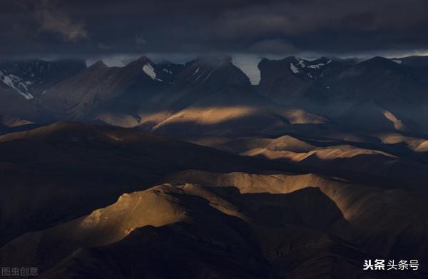 這是一個很詭異的夢