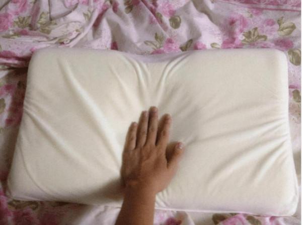 男人的枕頭容易發黃，父母告訴我，這樣洗乾淨還柔軟，真實好用