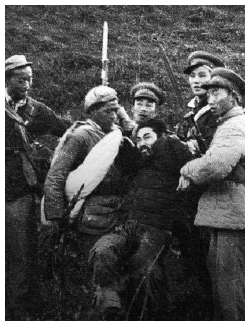 70年代，四川一搬磚工自稱是神槍手，暴露了隱藏21年的身份