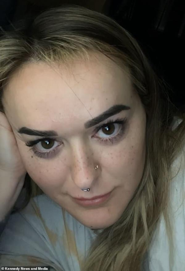 外國妹子宿醉醒來發現劉海沒了,兇手竟是寵物豚鼠? 外國妹子宿醉醒來發現劉海沒了,兇手竟是寵物豚鼠?