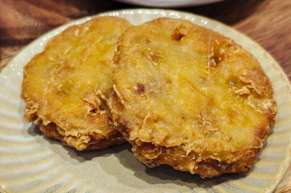 藕盒要想酥脆好吃,麵糊別隻用水調,大廚教你調糊,炸出來香酥脆 藕盒要想酥脆好吃,麵糊別隻用水調,大廚教你調糊,炸出來香酥脆