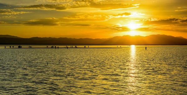 茶卡七月：鹽湖美景惹人醉