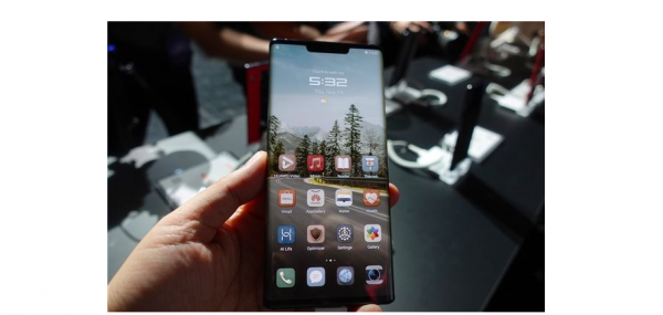 華為的新一代摺疊屏機型 &comma; 命名為華為Mate V