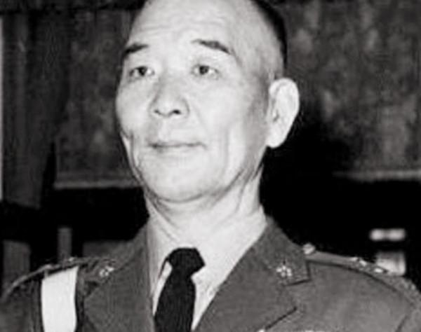 敵人為何選擇葉項下手,而放過陳粟,蔣氏:陳粟如魚,稍縱即逝 敵人為何選擇葉項下手,而放過陳粟,蔣氏:陳粟如魚,稍縱即逝