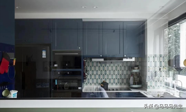 南洋新古典 | 穿越民國劇場品質宅，83㎡老破舊變身「復古生活館」