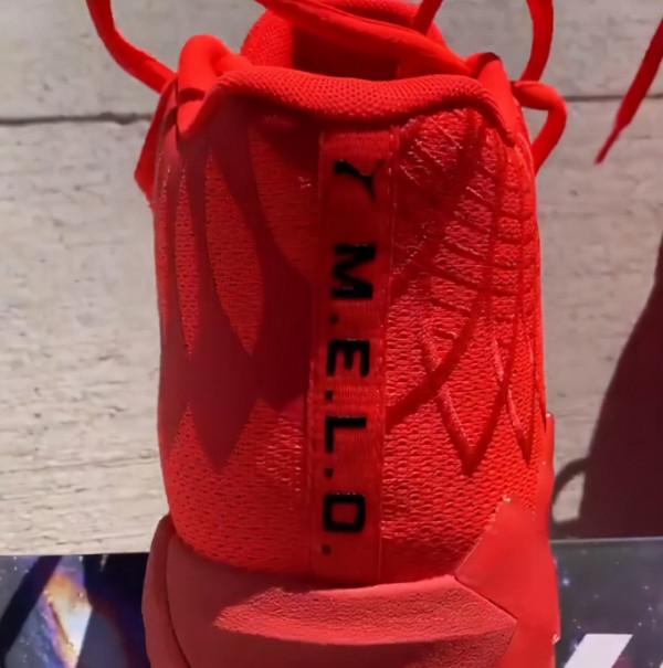 拉梅羅-鮑爾的首款簽名鞋，售價125美元