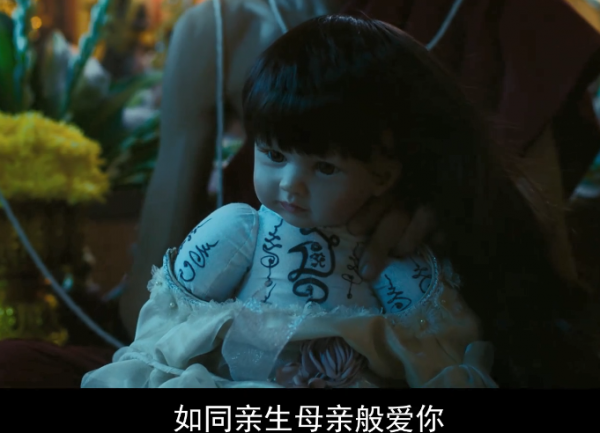 女歌星懷抱洋娃娃割腕自殺，最新越南恐怖電影，很有創意