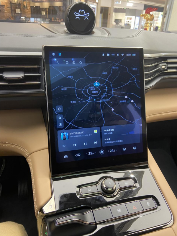 困在“應用”裡的汽車中控屏 困在“應用”裡的汽車中控屏