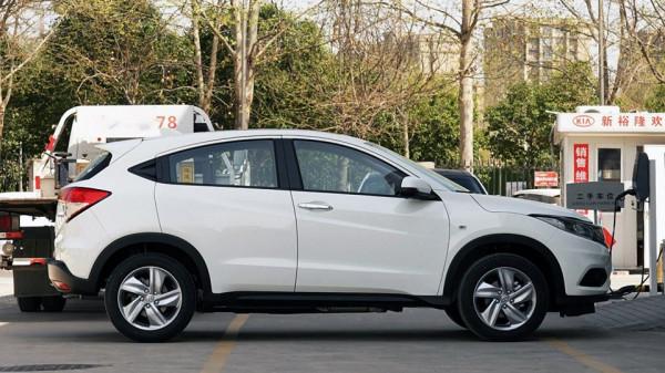 不想把錢給汽配城賺了？本田繽智新配置多2千有倒車影像