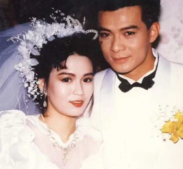 黃日華陳秀珠罕同框,昔日熒幕情侶多年後再聚心情好,兩人均單身 黃日華陳秀珠罕同框,昔日熒幕情侶多年後再聚心情好,兩人均單身