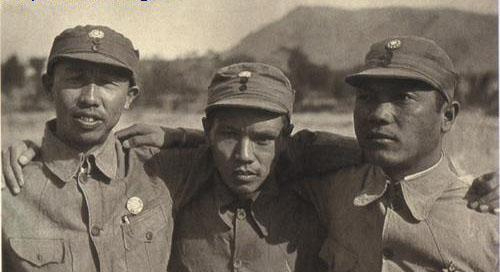 1958年一上將申請辭職，毛主席：你是拉屎不佔茅坑