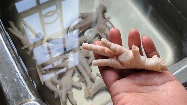 這樣做的雞爪太香了，軟爛脫骨，一出鍋濃濃的香味，好吃簡單