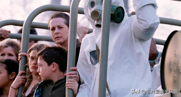 “絕望”到令人窒息的《迷霧》,還藏著“七宗罪”,你找到了嗎? “絕望”到令人窒息的《迷霧》,還藏著“七宗罪”,你找到了嗎?