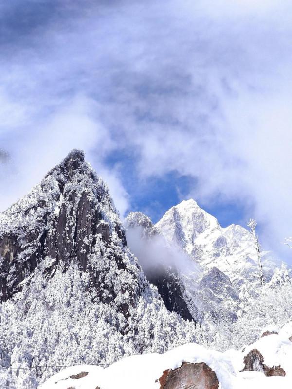 川西秘境，冬季玩雪聖地，銀裝素裹的燕子溝，美不勝收