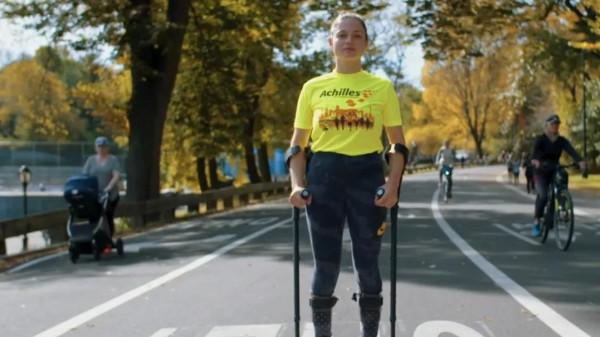 人生錄：11個小時，42公里，癱瘓女孩用雙柺丈量夢想，跑完馬拉松