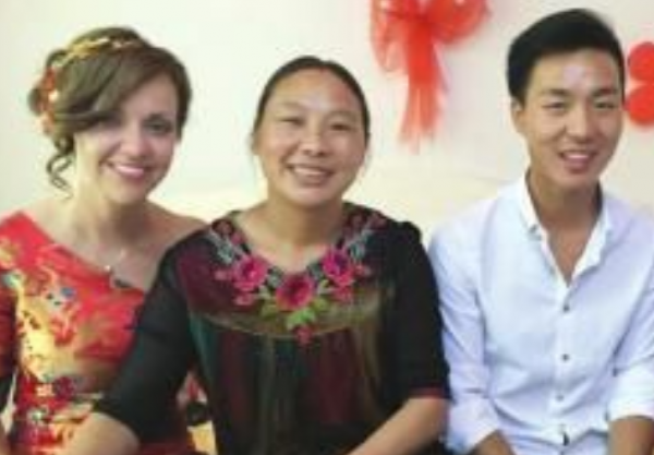 6年前,90後四川小夥楊灘,娶了80後英國女歌手,後來過得好嗎? 6年前,90後四川小夥楊灘,娶了80後英國女歌手,後來過得好嗎?