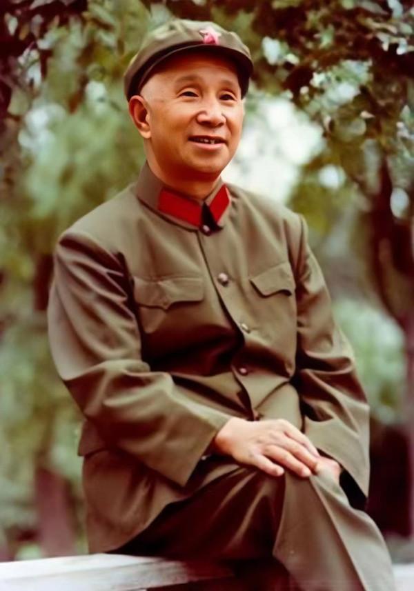 46年主席做了三個決定，讓肖勁光去辦，結果淮海戰役讓粟裕享福了