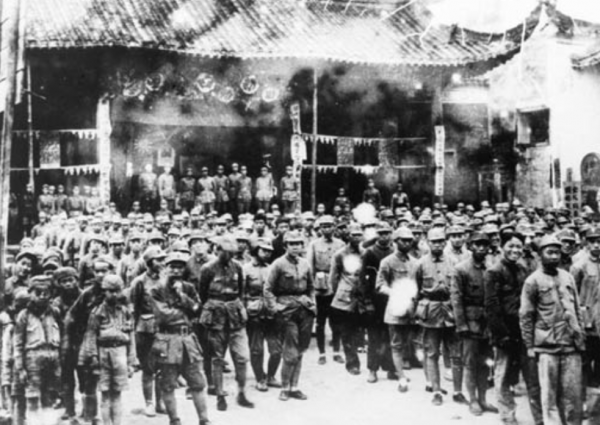 新四軍產的香菸“飛馬”有多受歡迎？敵佔區排長隊，能用煙換情報