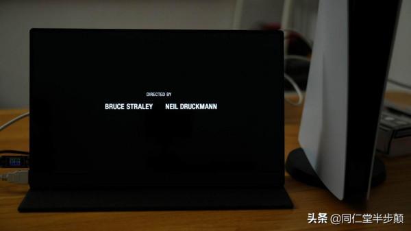 USB-C一線通 反向充電 4K高色準 OLED便攜屏：幻想的功能它都有了