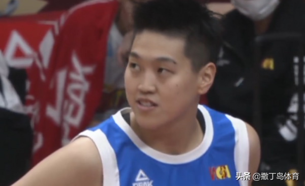 楊衡瑜統治內線，山東女籃完勝北京，王思雨帶傷穿針引線