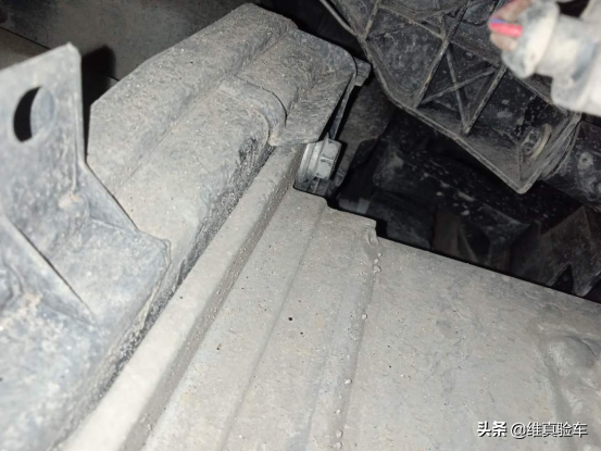 20萬買17年的奧迪Q5，檢測過程驚心動魄！檢測師：渾身傷痕